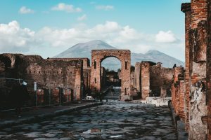 In this article, we explain how Italian conjugation works.