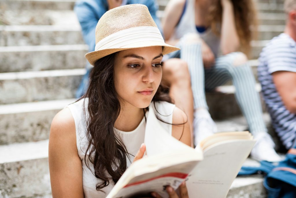 In this article we discuss the best approach to read a book in Italian
